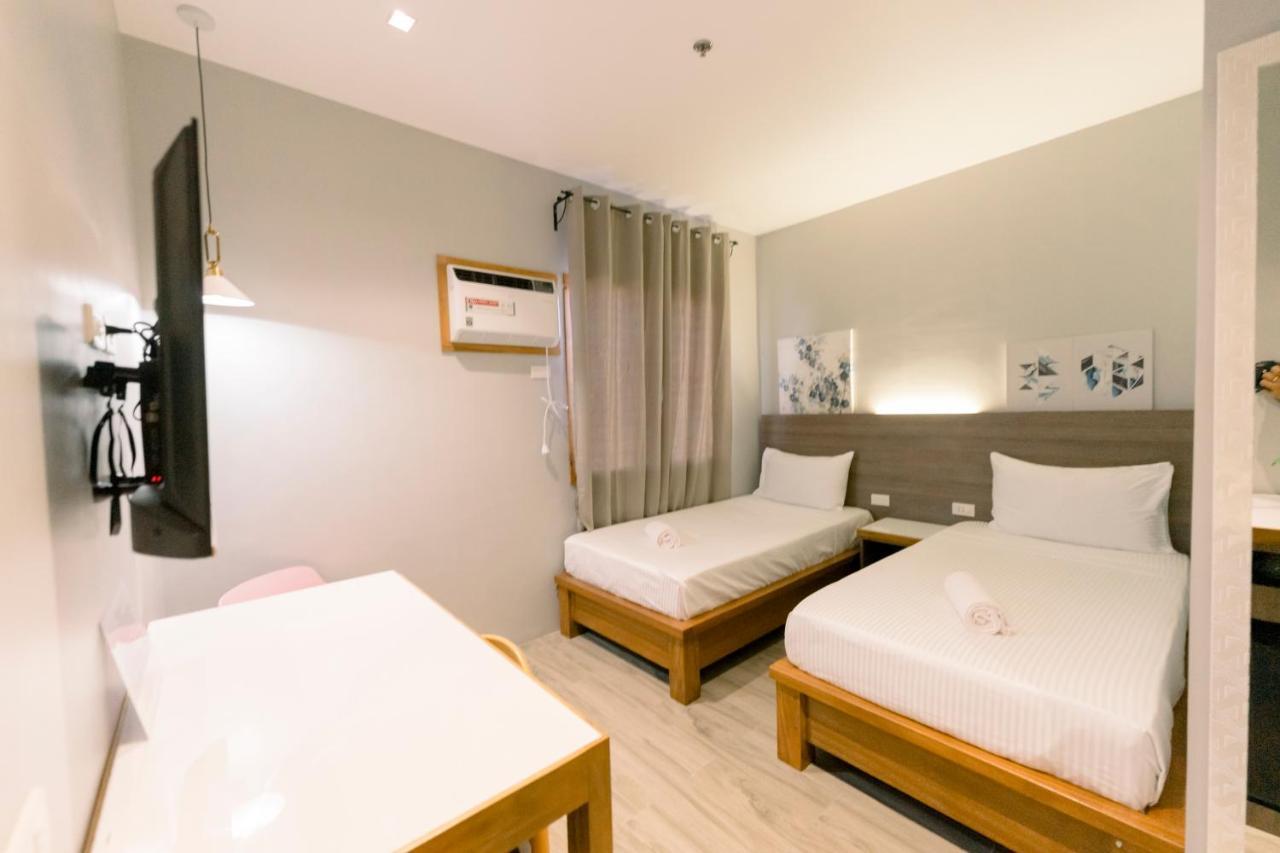 Madonna Hometel&Suites New Pandan Panabo Buitenkant foto