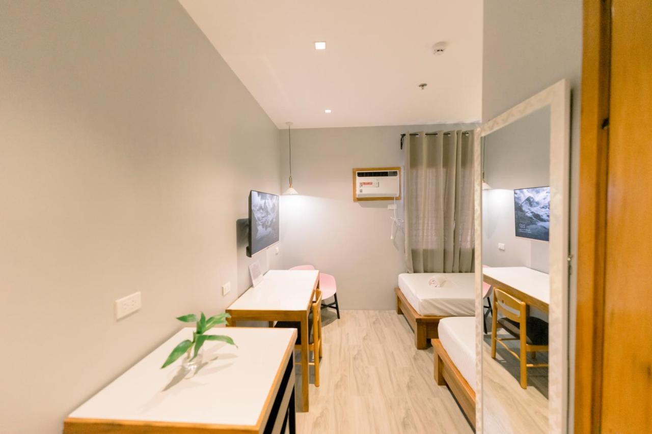 Madonna Hometel&Suites New Pandan Panabo Buitenkant foto